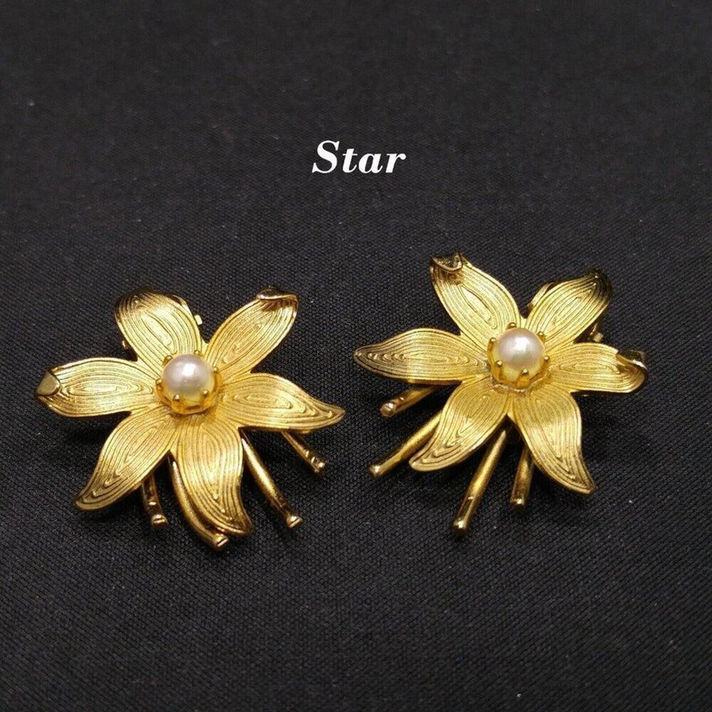 Vintage Pearl Center Gold Plated Flower Clip Earrings Signed STAR, 1 1/8 Inches